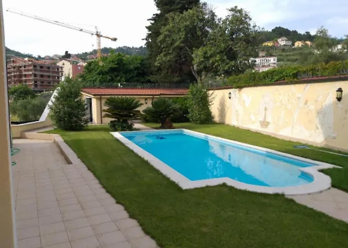 Konukevi Ito La Spezia